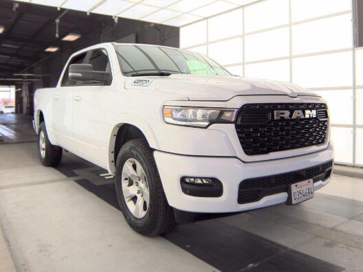Used 2025 RAM 1500 Big Horn AWD/4WD image 4