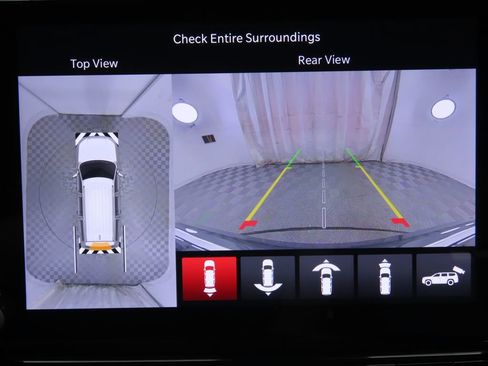 Used 2025 Jeep Grand Wagoneer 4WD w/ 8-Passenger Seating Package image 15