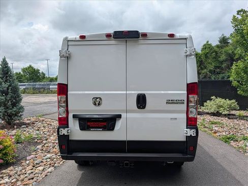 Used 2023 RAM ProMaster 2500 w/ Driver Convenience Group FWD image 4