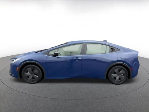 Used 2025 Toyota Prius LE image 8