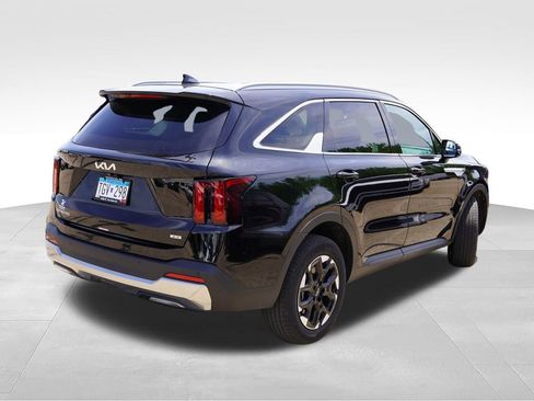 Used 2025 Kia Sorento S w/ Panoramic Sunroof Package AWD/4WD image 3