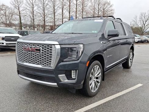 Used 2021 GMC Yukon XL Denali w/ Denali Premium Package image 5
