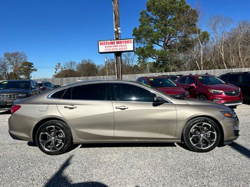 Used 2022 Chevrolet Malibu LT FWD image 3