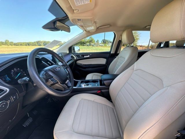 Used 2022 Ford Edge SE w/ Black Appearance Package AWD/4WD image 2