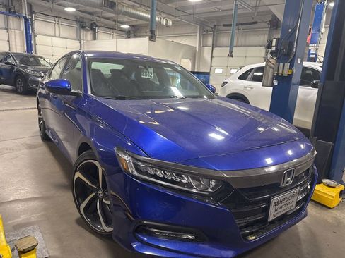 Used 2020 Honda Accord Sport image 2