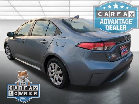 Used 2022 Toyota Corolla LE image 2