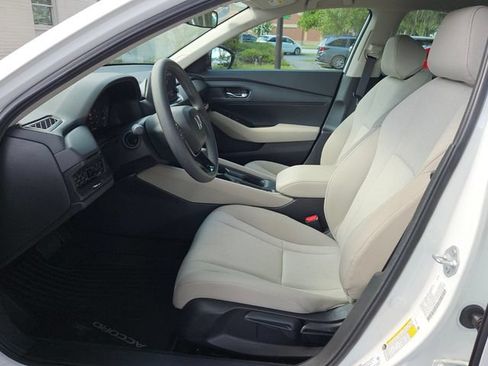 Certified 2025 Honda Accord LX image 10