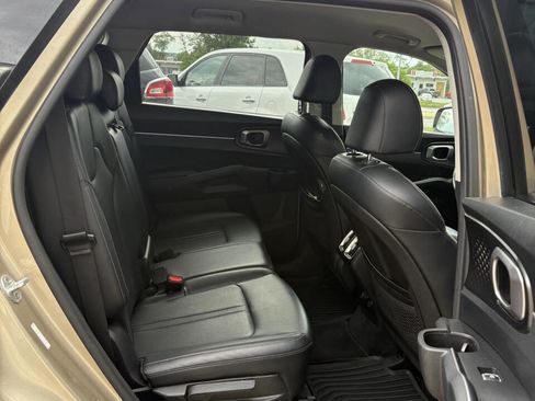 Used 2021 Kia Sorento S image 7