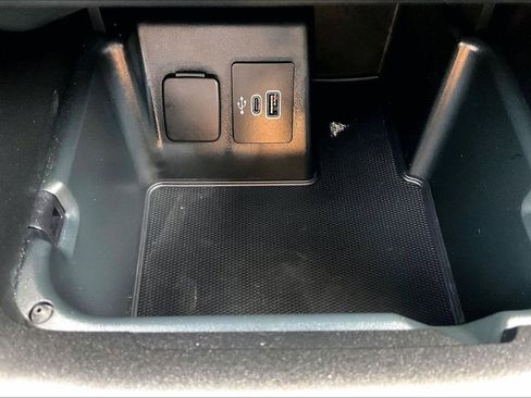 Certified 2025 Ford Explorer ST image 33