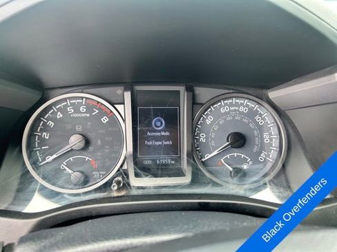 Used 2020 Toyota Tacoma TRD Off-Road w/ Technology Package AWD/4WD image 18