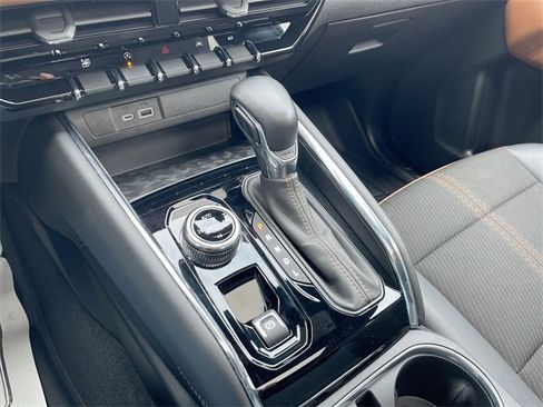 Certified 2024 GMC Canyon AT4 image 15