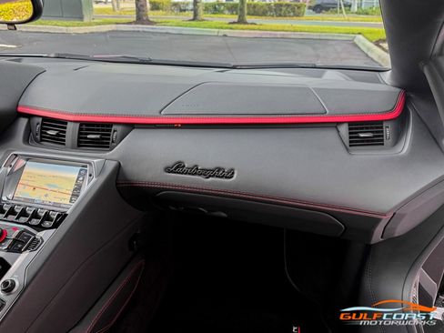 Used 2018 Lamborghini Aventador S image 31