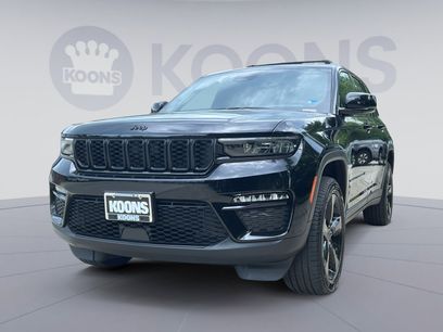 Used 2024 Jeep Grand Cherokee Limited w/ Black Appearance Package