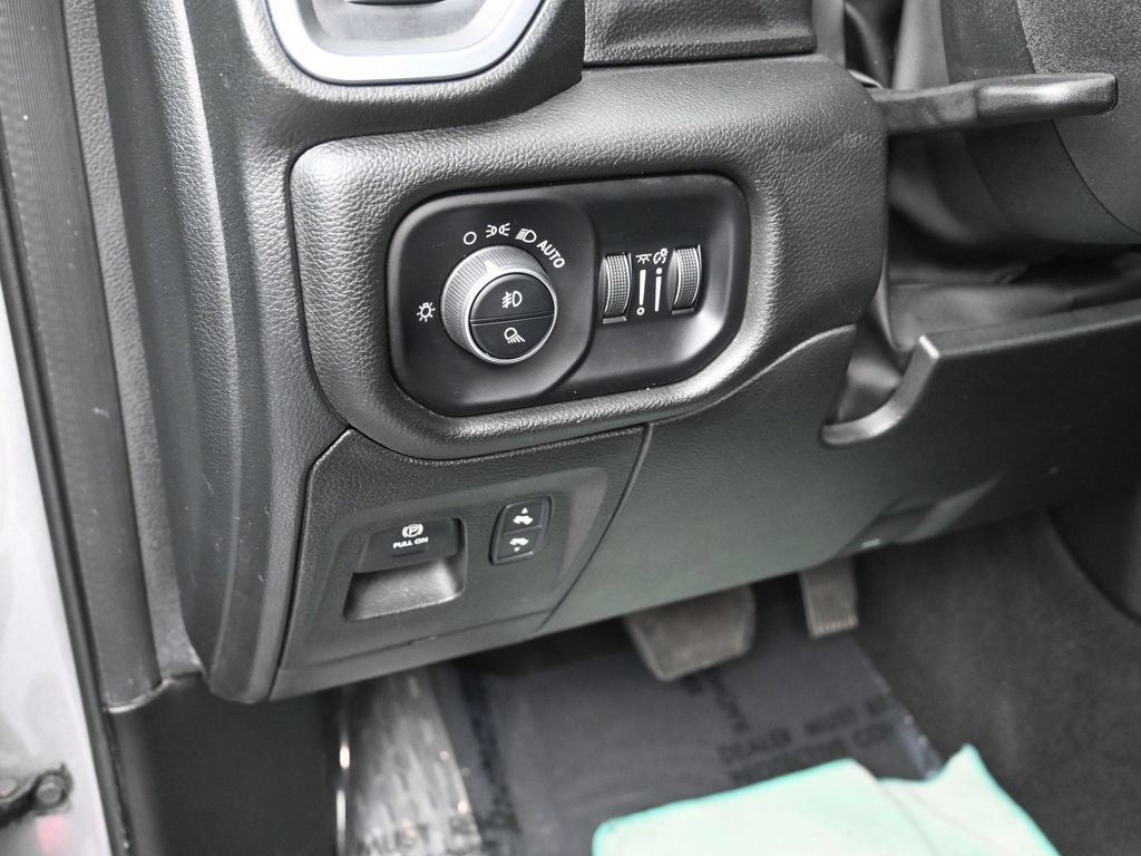 Used 2025 RAM 1500 Big Horn AWD/4WD image 12