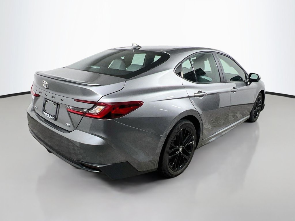 Used 2026 Toyota Camry SE FWD image 3
