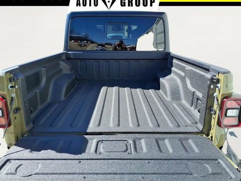 New 2026 Jeep Gladiator Rubicon w/ Steel Power Dome Hood Package AWD/4WD image 6
