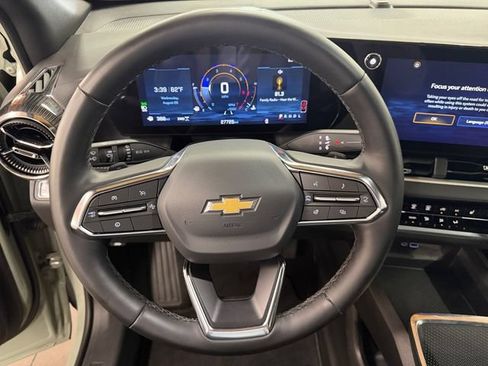 Used 2026 Chevrolet Equinox LT AWD/4WD image 22