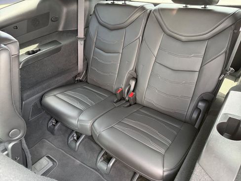 Certified 2023 Cadillac XT6 Sport w/ LPO, ONYX Package AWD/4WD image 18
