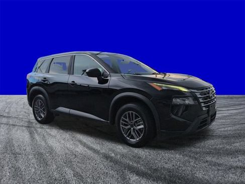 Used 2024 Nissan Rogue S FWD image 2