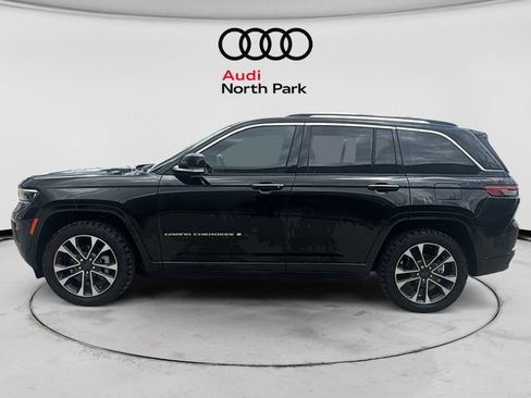 Used 2022 Jeep Grand Cherokee Overland w/ Luxury Tech Group IV AWD/4WD image 4