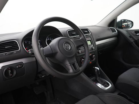 Used 2012 Volkswagen Golf 4-Door FWD image 22