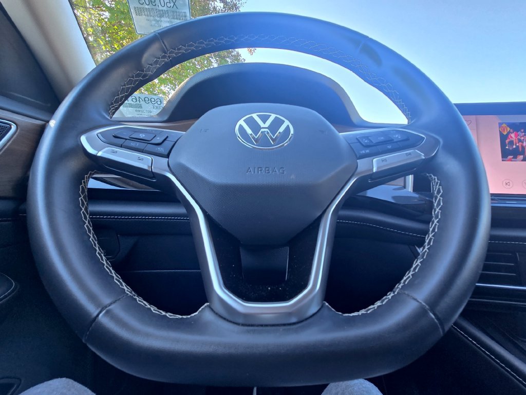 Used 2025 Volkswagen Atlas SE AWD/4WD image 21