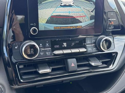 Used 2023 Toyota Highlander XSE AWD/4WD image 19