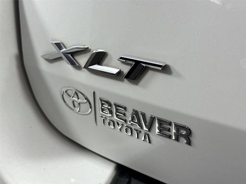 Used 2020 Ford Explorer XLT w/ Equipment Group 202A image 13