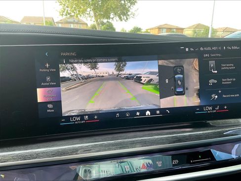 Used 2023 BMW 740i image 21