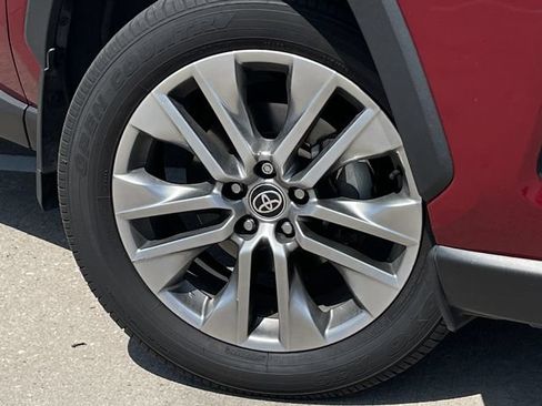 Used 2023 Toyota RAV4 XLE Premium FWD image 9