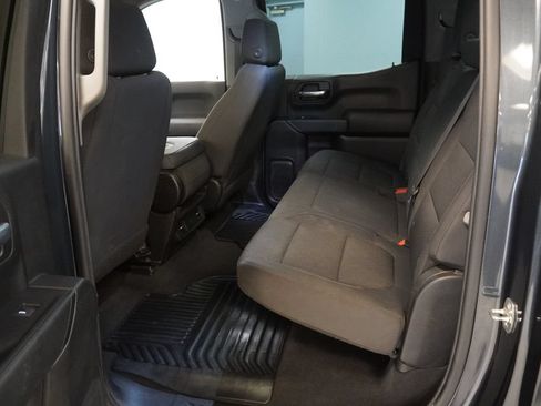 Used 2020 Chevrolet Silverado 1500 Custom w/ Custom Value Package AWD/4WD image 17