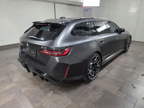 Used 2025 BMW M5 Touring image 29