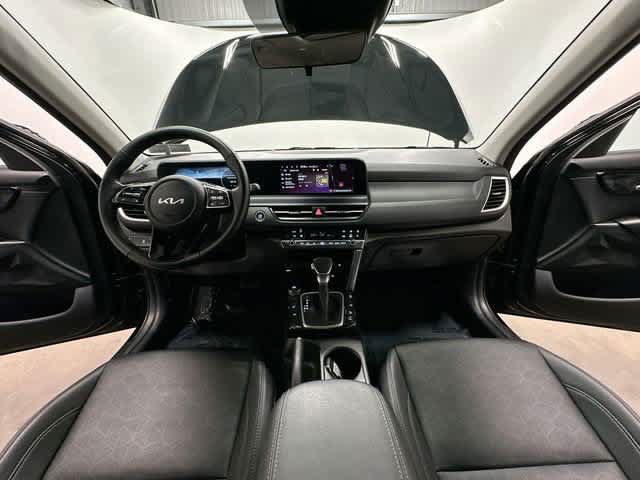 Used 2025 Kia Seltos EX w/ EX Sunroof Package AWD/4WD image 22