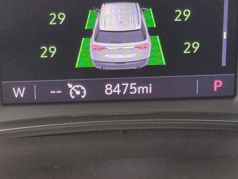 Used 2024 Chevrolet Traverse LT image 12