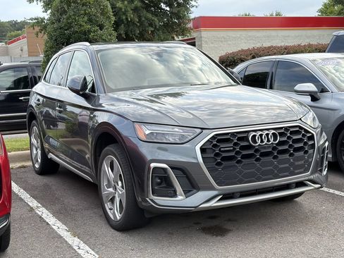 Used 2022 Audi Q5 2.0T Premium Plus w/ Premium Plus Package AWD/4WD image 3