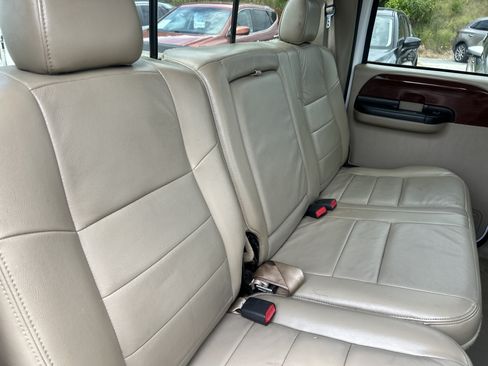 Used 2005 Ford F250 Lariat RWD image 6