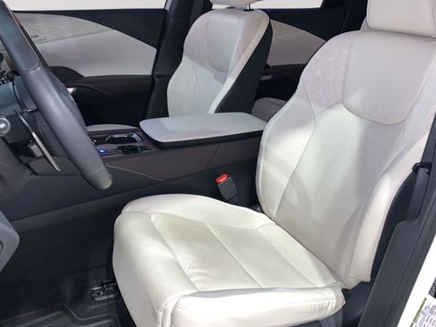 Used 2024 Lexus RX 350 w/ Convenience Package image 18