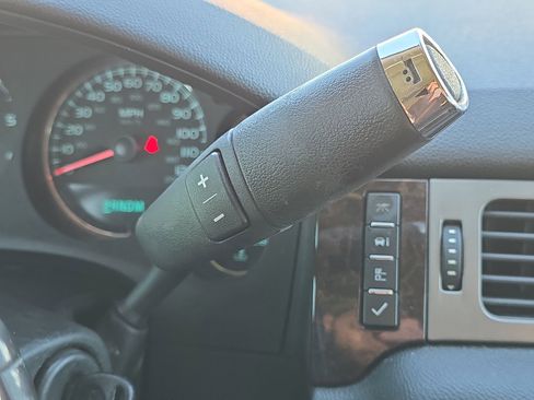 Used 2013 GMC Yukon Denali image 21