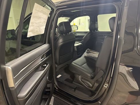New 2026 Jeep Grand Wagoneer L 4WD image 8