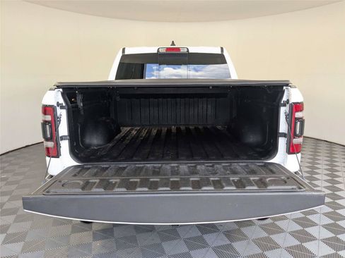 Used 2022 RAM 1500 Laramie AWD/4WD image 8