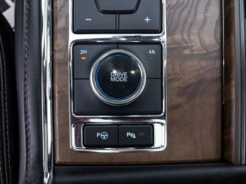 Used 2021 Ford Expedition Max Platinum image 24