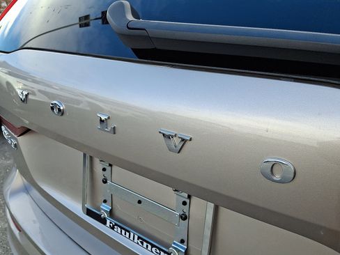 Used 2025 Volvo XC60 B5 Plus image 30