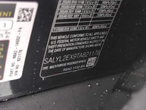 Certified 2026 Land Rover Range Rover Velar Dynamic SE image 17