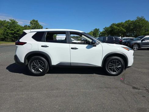 Used 2022 Nissan Rogue S FWD image 4