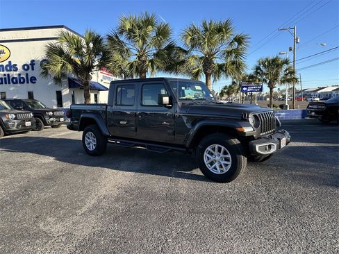 New 2023 Jeep Gladiator Sport image 9