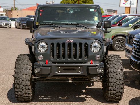 Used 2018 Jeep Wrangler Unlimited Rubicon AWD/4WD image 3