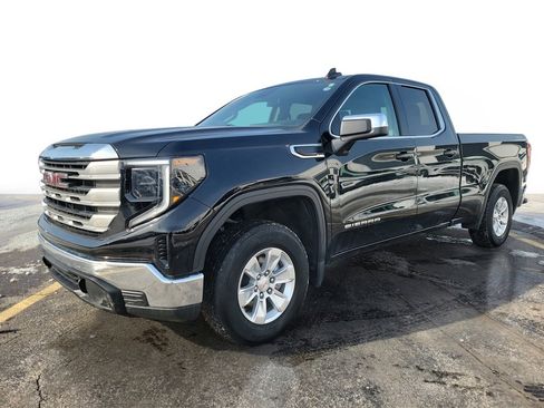 Used 2024 GMC Sierra 1500 SLE w/ Preferred Package image 2