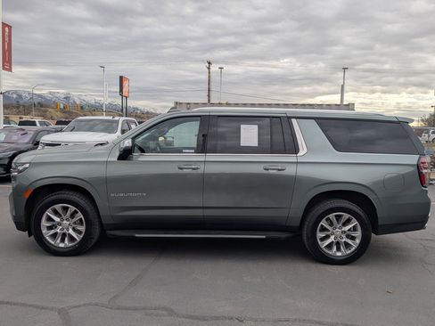 Used 2023 Chevrolet Suburban Premier image 7