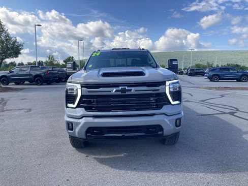 Used 2024 Chevrolet Silverado 3500 LTZ w/ LTZ Plus Package image 2