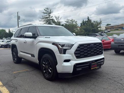 Used 2024 Toyota Sequoia Platinum AWD/4WD image 3